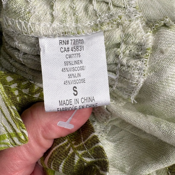 NWT Chaser Green Leaf Print Women's Top - Size Small. - Picture 11 of 13